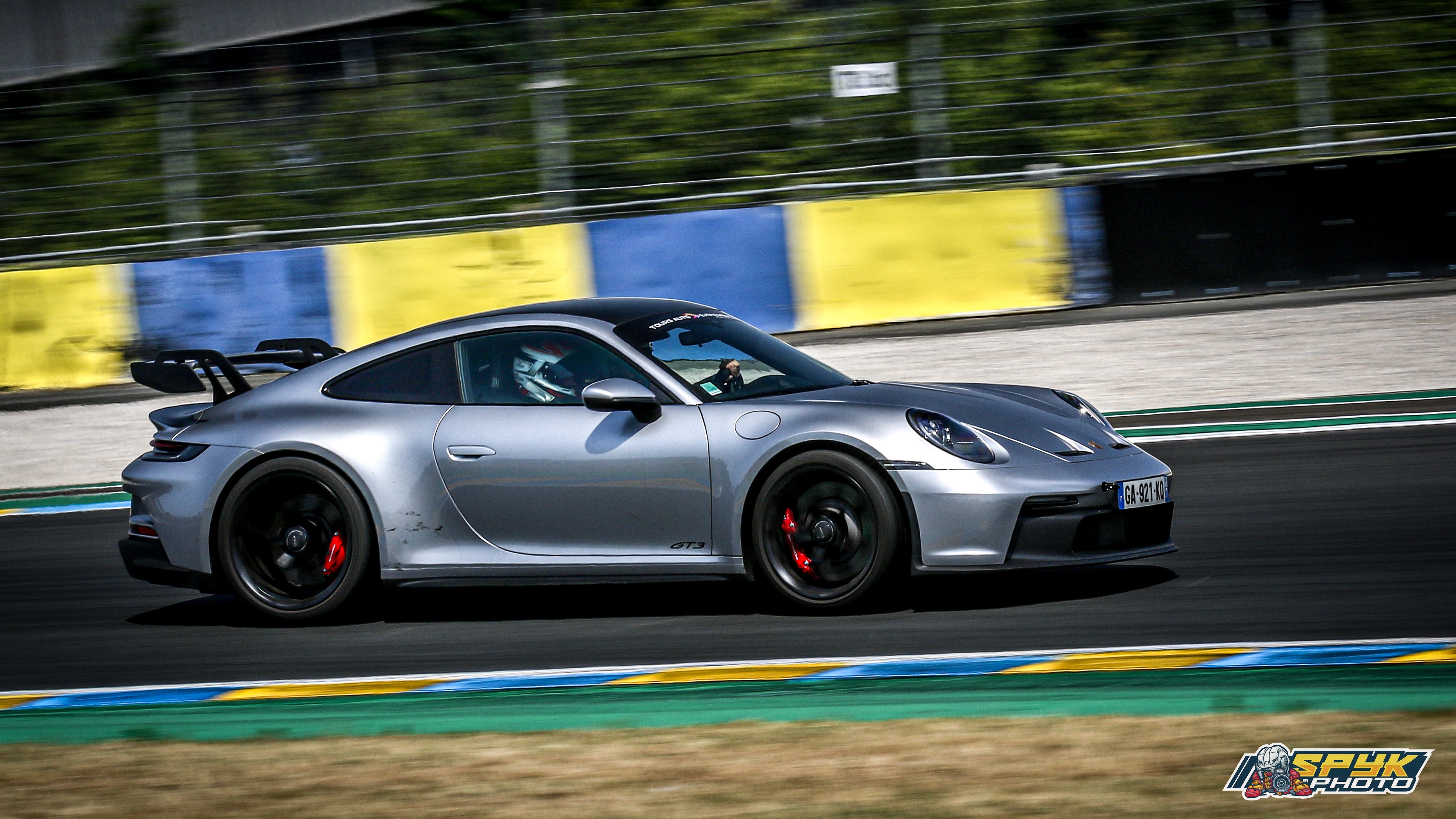 Pilotage voiture sur circuit (conducteur)