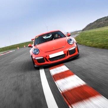 Pilotage voiture sur circuit (conducteur)