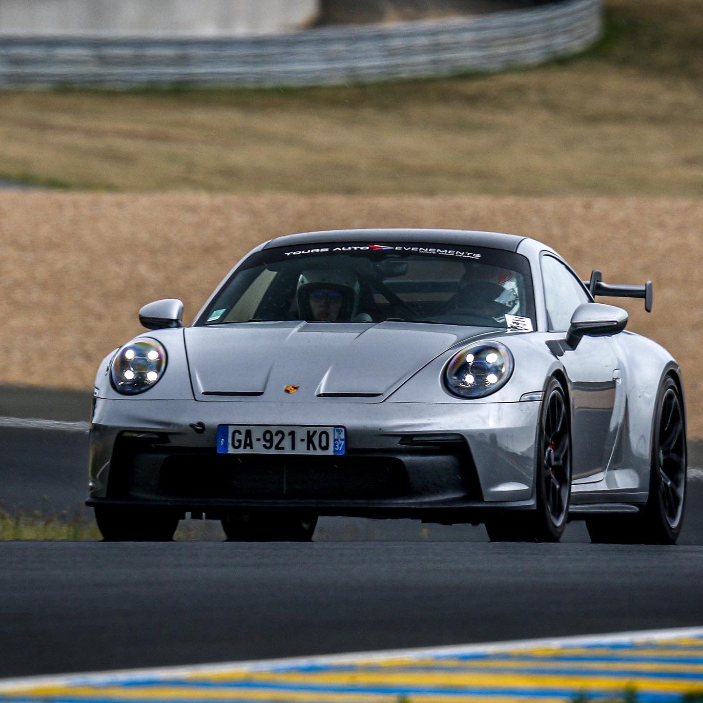 Pilotage voiture sur circuit (conducteur)